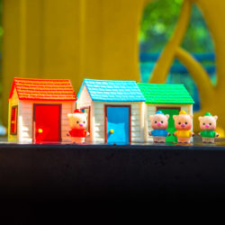 Alternative view of CLOVER TOWN Piggy Brothers mini Sofubi