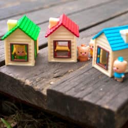 Alternative view of CLOVER TOWN House Sofubi