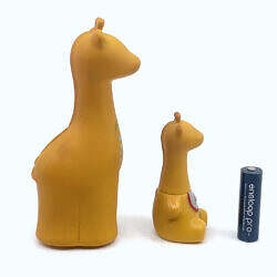 Alternative view of Vintage Japan 1960s cute Giraffe mother and son Sofubi Figures